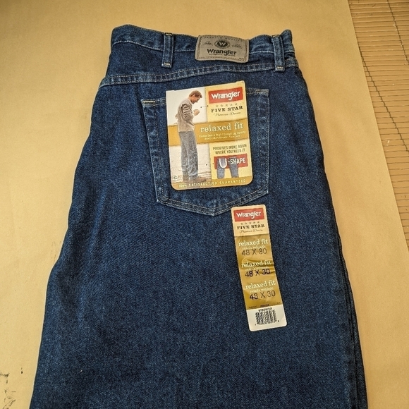 Wrangler Men's Five Star Jeans Relaxed Fit Straight Leg Blue Jeans Size 48 x 30 - Picture 1 of 8